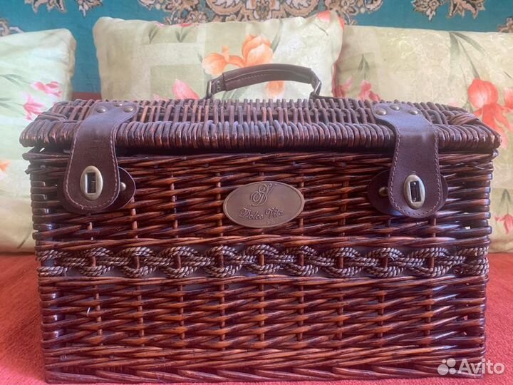 Набор для пикника в чемодане на 4 персоны