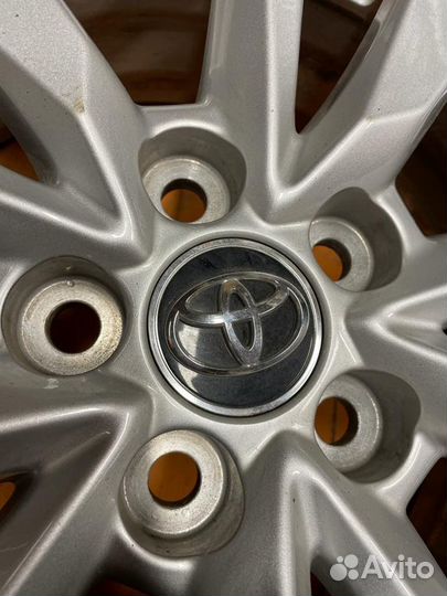 Литые диски r16 toyota camry (Оригинал)