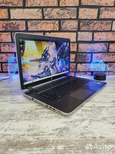 Игровой 17,3д HP i5 4Gb Видео 12 озу SSD
