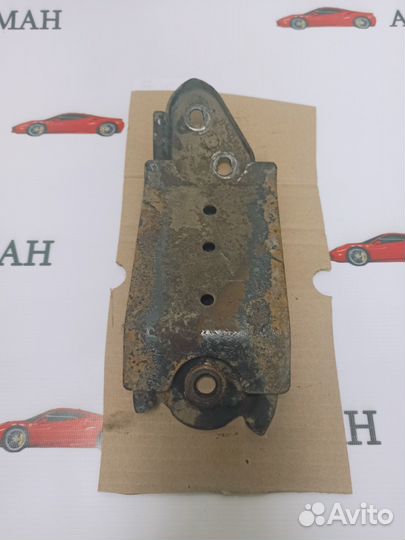 Кронштейн подрамника правый Nissan Murano 3 Z52