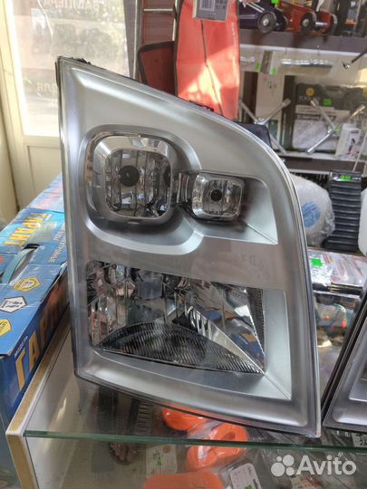 Фара левая или правая Ford Tranzit 06-14