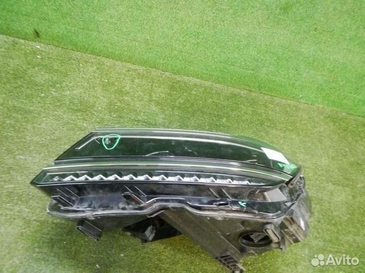Фара левая Volkswagen Tiguan