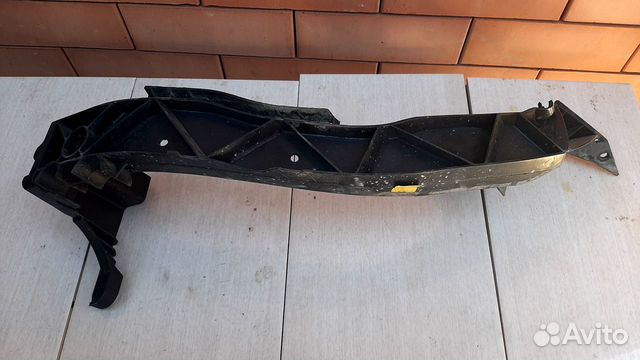 Крепление правой фары BMW 1-Series 116I E87