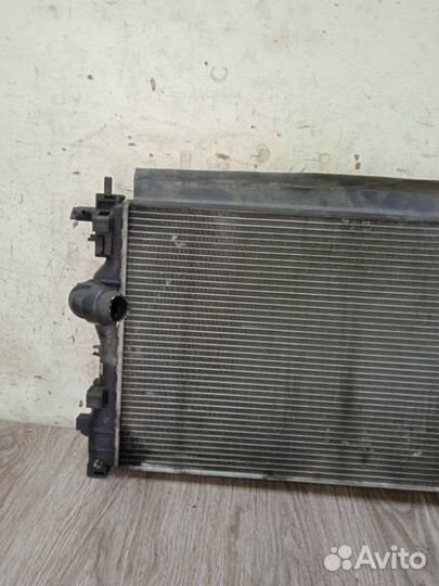 Радиатор двс передний Opel Astra J A17DTC 2012