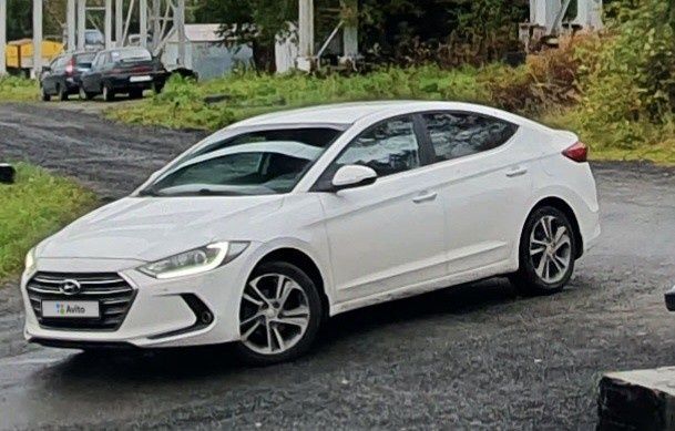 Hyundai Elantra: фото владельца