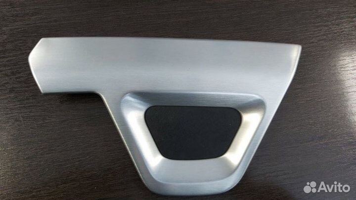 Молдинг левый Land Rover