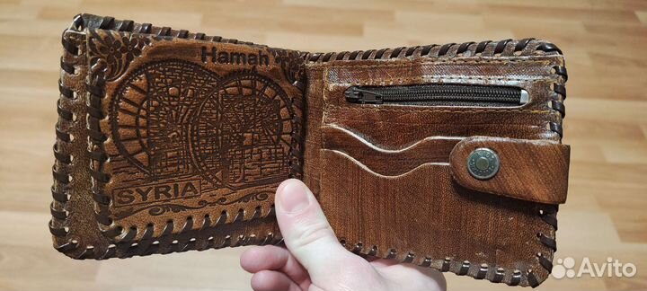 Бумажник из верблюжьей кожи, но это не точно