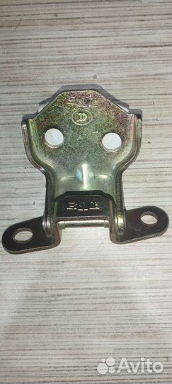 Петля нижняя передней правой двери Great Wall