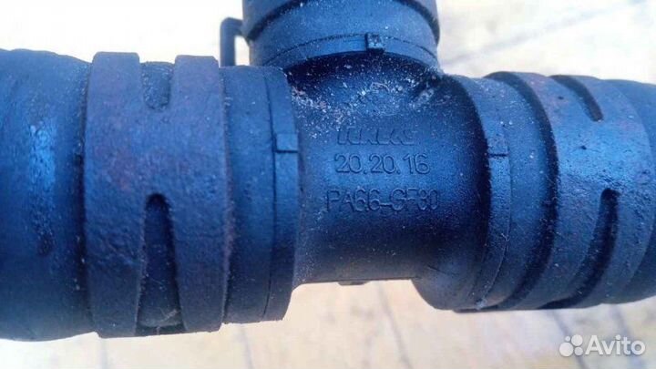 Тройник системы охлаждения Skoda Superb 3.6