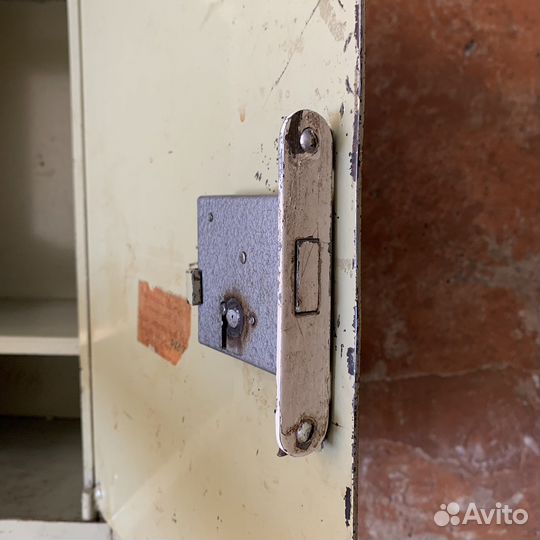 Стальной сейф (50/38/26 см)