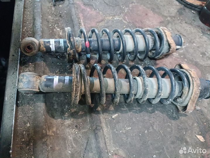 Задние стойки Mitsubishi Lancer 9