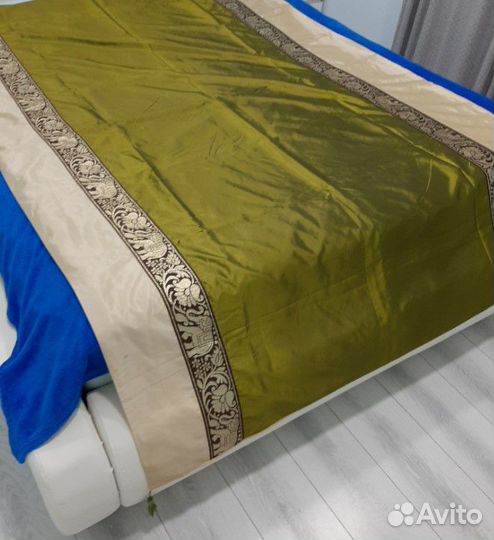 Покрывало с кистями (Таиланд)