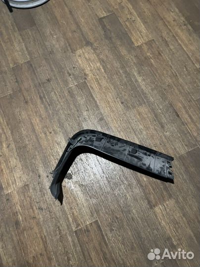 Обшивка крышки багажника Mercedes-Benz A-class