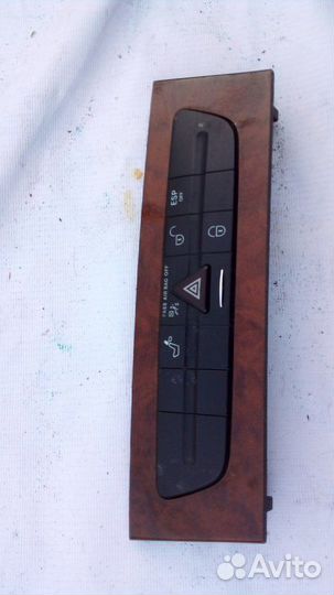 Кнопка аварийной сигнализации Mercedes Benz