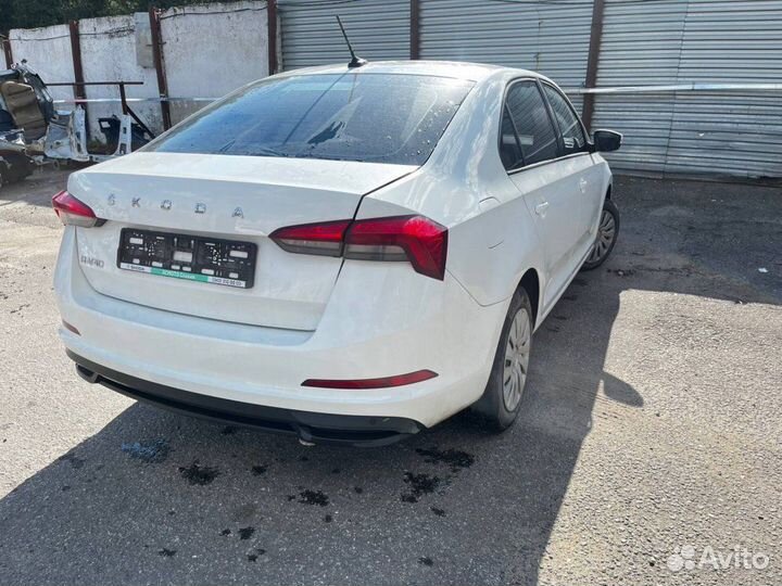 Автомобиль на запчасти Skoda Rapid лифтбек 1.6 MPI