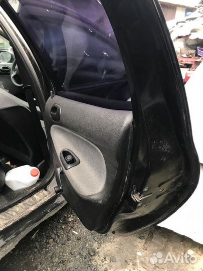 Дверь задняя правая Peugeot 206