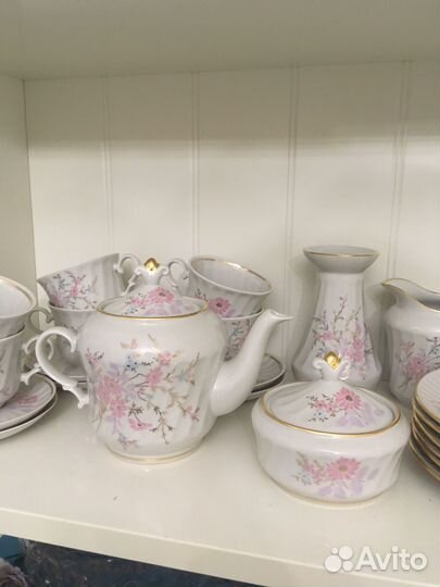 Фарфоровый чайный сервиз
