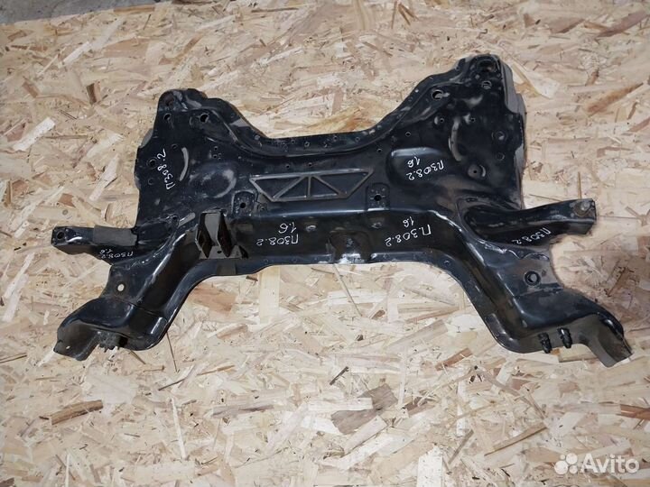 Подрамник Peugeot 308