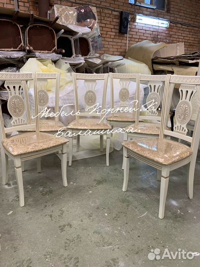 Стул деревянный новый