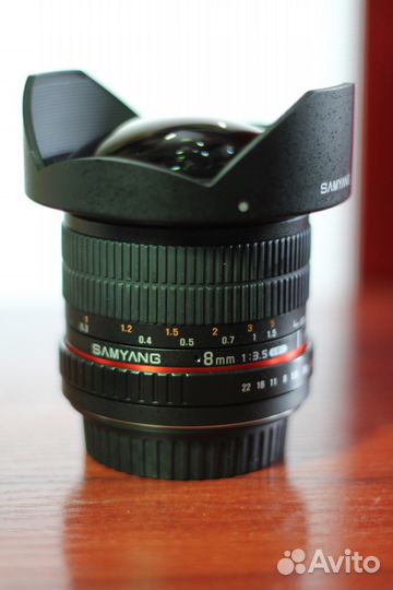 Samyang 8mm fish-eye для Canon с коробкой