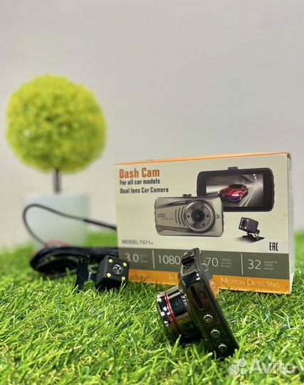 Видеорегистратор с задней камерой