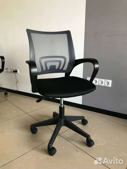 Компьютерное кресло новое