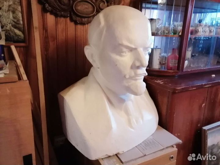 Бюст ленина