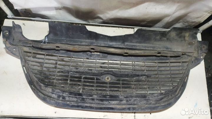 Решетка радиатора Крайслер Гранд Вояджер/Караван 3