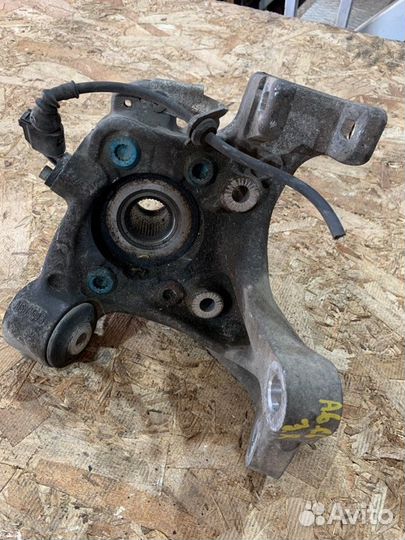 Кулак задний правый Audi А6 C6 2.8 CCE 2008-2010