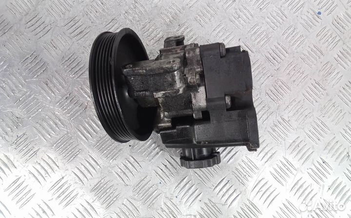 Насос гидроусилителя руля Mercedes-Benz E-Класс