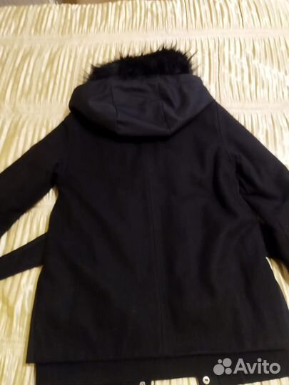 Продам женскую зимнюю куртку,размер 36