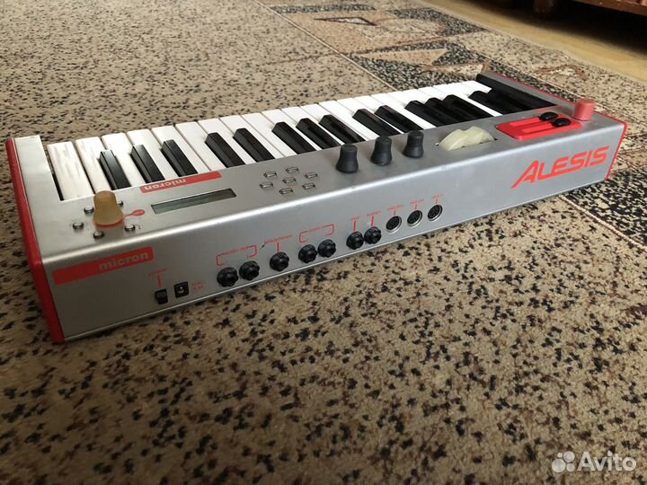 Синтезатор Alesis Micron