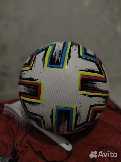 Футбольный мяч adidas euro 2020