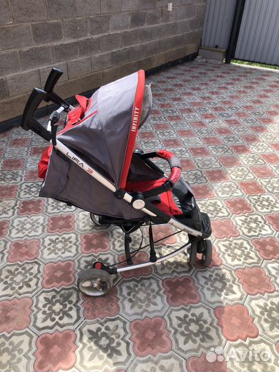 Прогулочная коляска