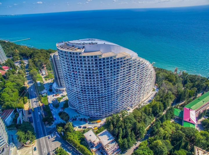 2-к. апартаменты, 94 м², 3/24 эт.