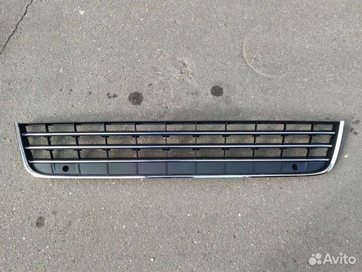 Решетка бампера Touareg 7P6853671