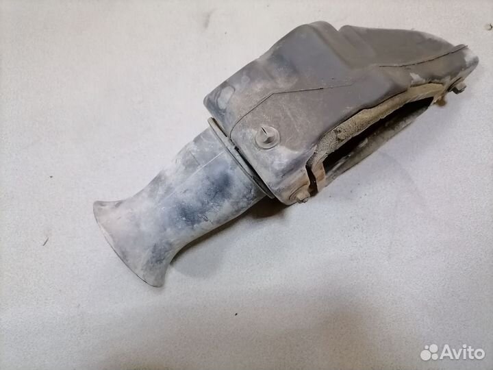 Резонатор воздушного фильтра Ford Taurus 2 1995