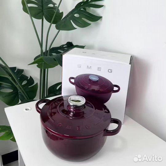 Кастрюля чугунная Smeg 24см