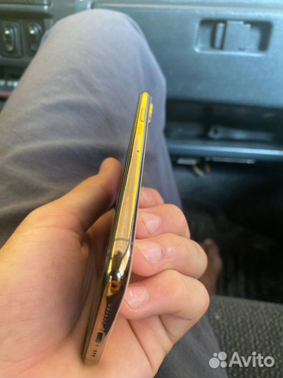 Телефон iPhone xs