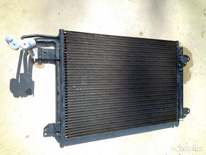 Радиатор кондиционера volkswagen 1K0 820 411 AE