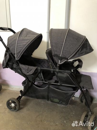 Коляска для погодок двойни