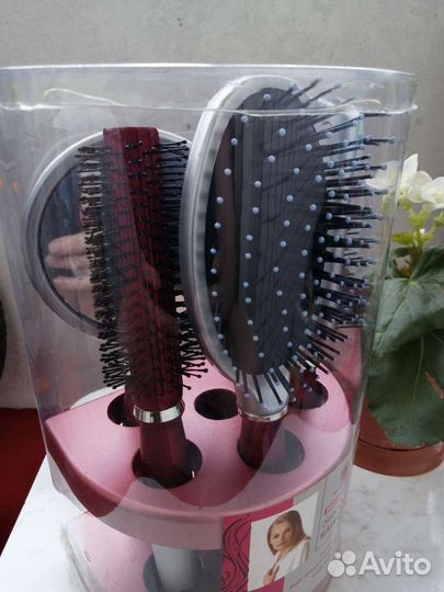 Набор профессиональных расчесок, новых