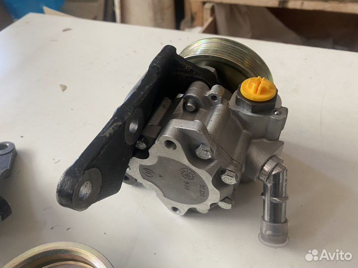 Кронштейн насоса гур зф,zf на змз405,змз406,змз409