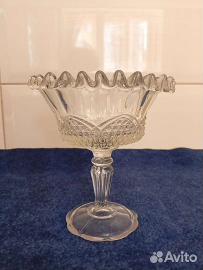 Ваза для варенья на ножке. Старинная