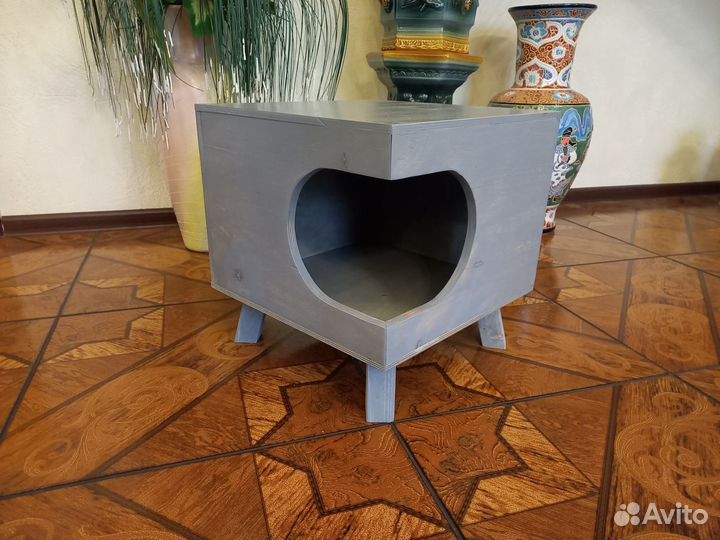 Домик для кошки или собаки 40х40х40