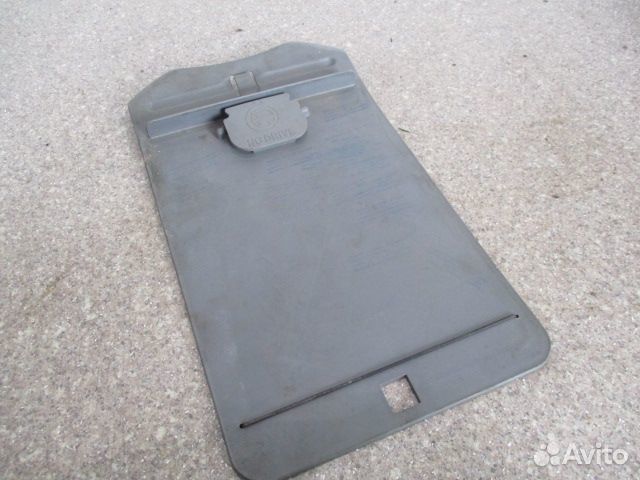 Крышка бардачка Iveco 504071667