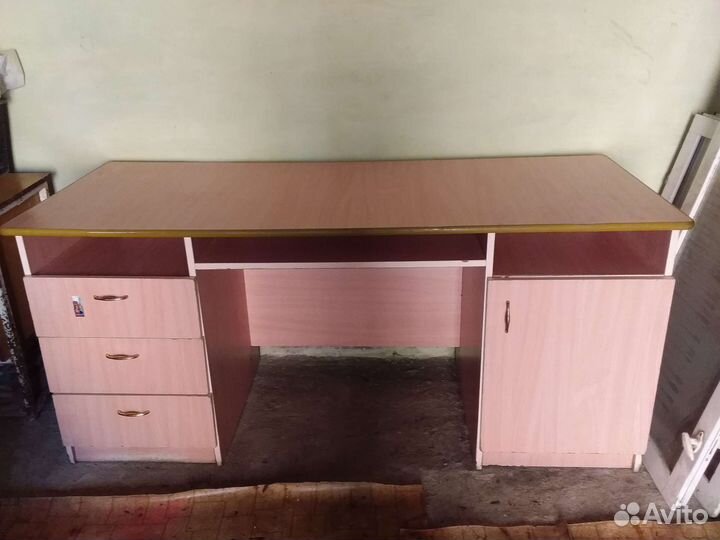 Стол письменный