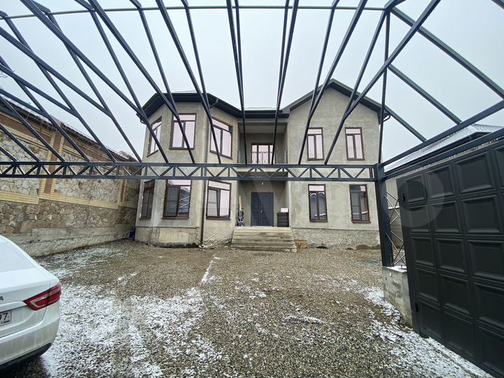 Дом 250 м² на участке 4,5 сот.