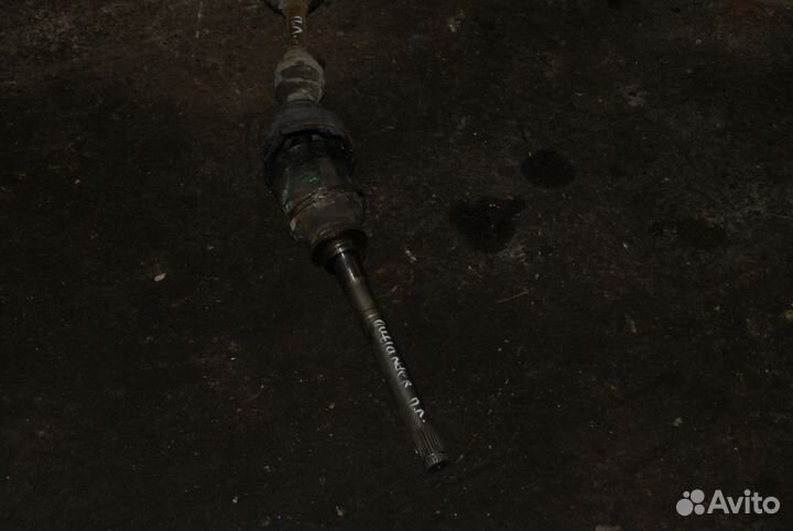 Передняя левая полуось Mitsubishi Outlander CU