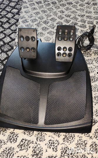 Игровой руль logitech momo racing